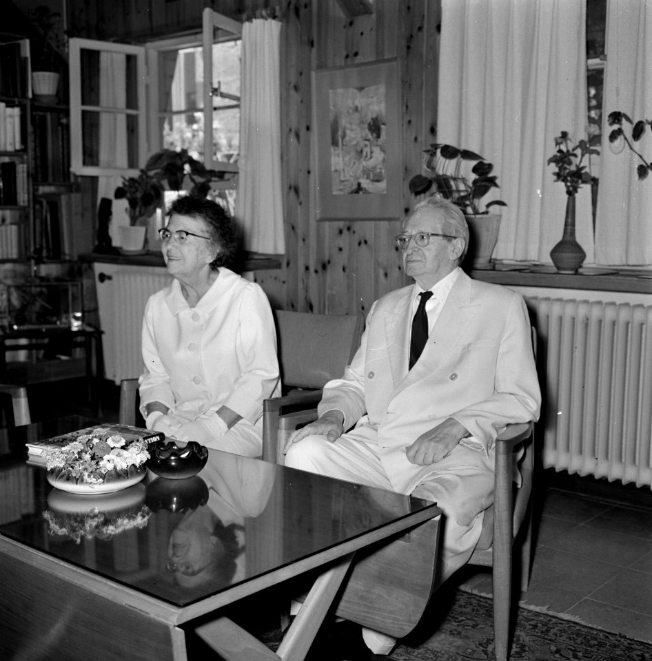 Yitzhak Ben Zvi, de tweede president van Israel van 1952 tot 1963, en zijn echtg, Bestanddeelnr 255-4234