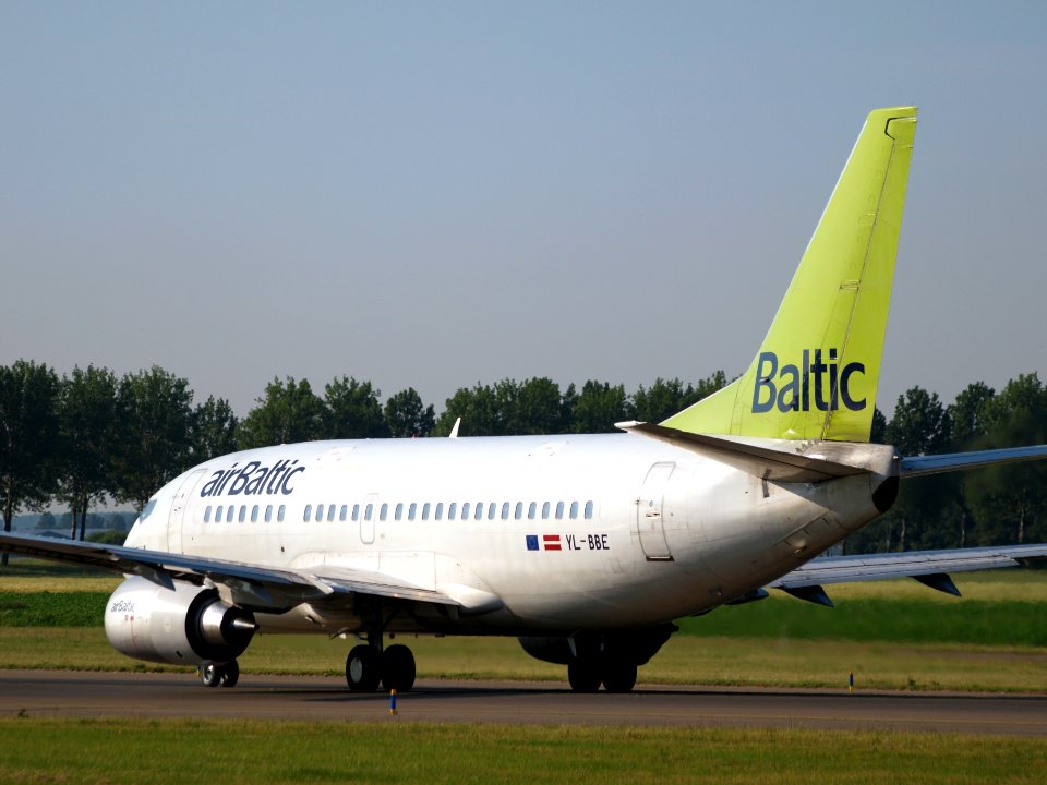 YL-BBE Air Baltic Boeing 737-53S - cn 29073 taxiing 15july2013 pic-006
