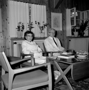 Yitzhak Ben Zvi, de tweede president van Israel van 1952 tot 1963, en zijn echtg, Bestanddeelnr 255-4232
