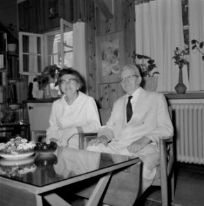 Yitzhak Ben Zvi, de tweede president van Israel van 1952 tot 1963, en zijn echtg, Bestanddeelnr 255-4233
