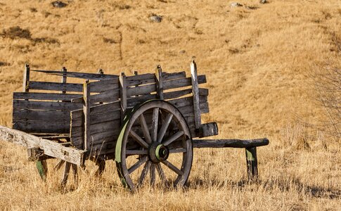 Wagon field wheel photo