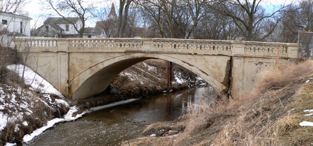 Yankton Pine Street Bridge from E 1
