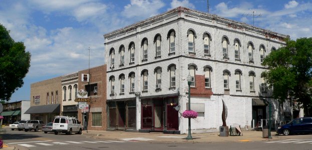 Yankton, SD, 3rd x Cedar from SE 1