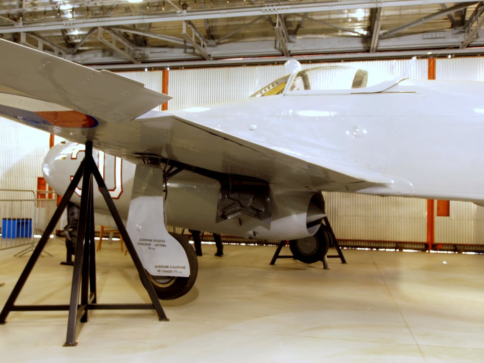 Yakovlev Yak-17 Feather (30), IS-10001 pic2
