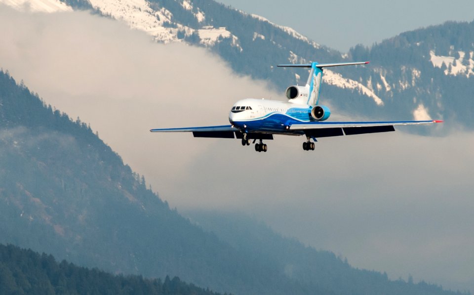 Yak-42 approaching Innsbruck
