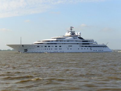 Yacht Topaz (3)