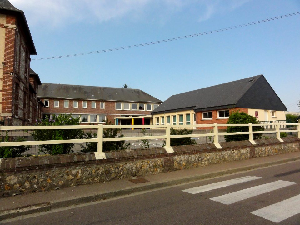 Yébleron (Seine-Mar.) école (02)