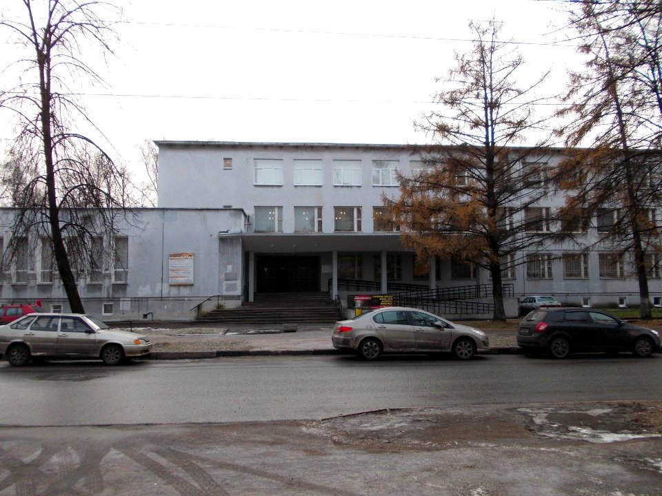 Yaroslavl Nekrasov library 002