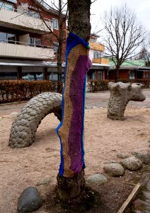 Yarn bombing on a tree in Munkedal 2