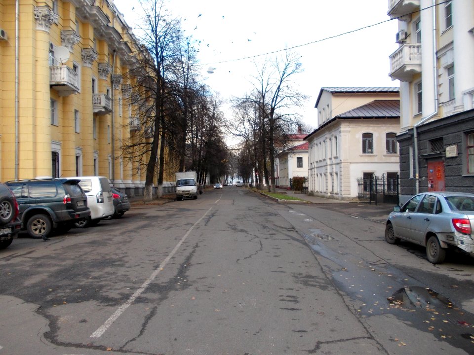 Yaroslavl Kedrova Street 001