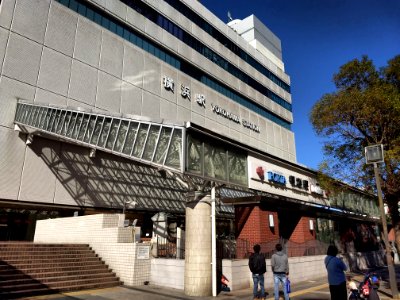 Yokohama-eki higashi-guchi2