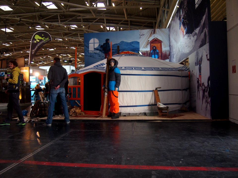 Yurt at ISPO 2014 Munich (02)