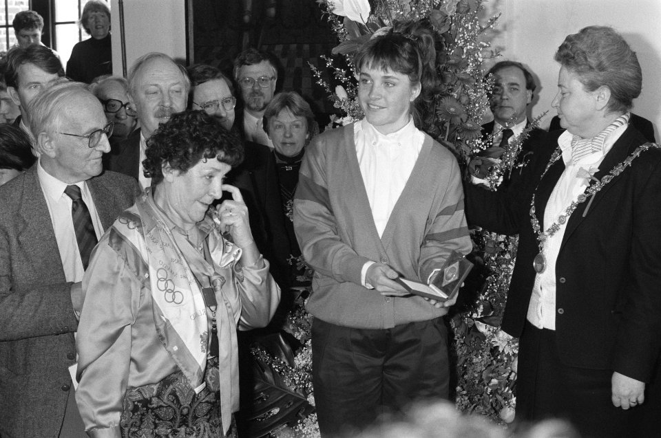 Yvonne van Gennip gehuldigd in Haarlem na behalen drie gouden medailles op de Ol, Bestanddeelnr 934-2018