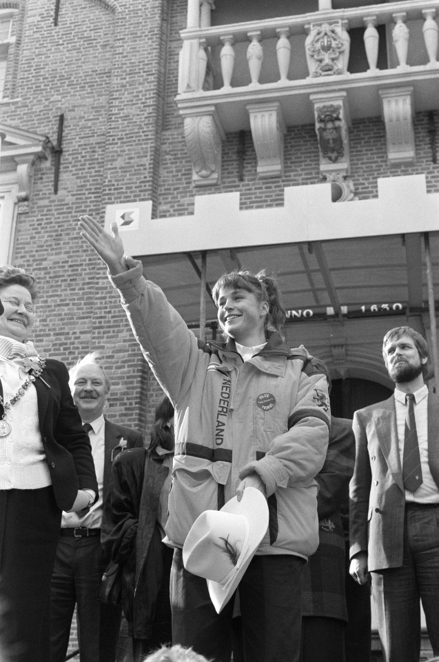 Yvonne van Gennip gehuldigd in Haarlem na behalen drie gouden medailles op de Ol, Bestanddeelnr 934-2014