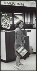 Yvonne Paul, vandaag precies 11 weken op Schiphol had gehoopt voor de Kerst naar, Bestanddeelnr 093-0418