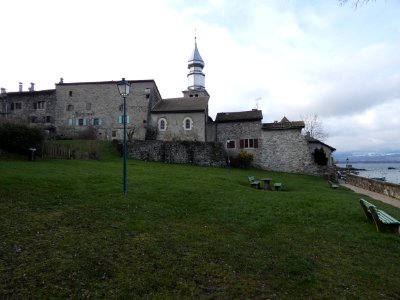 Yvoire - Parc des Boucherets - Vue sur l'église Saint-Pancrace