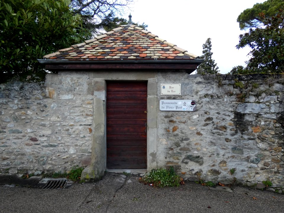Yvoire - Rue du Lac - Porte