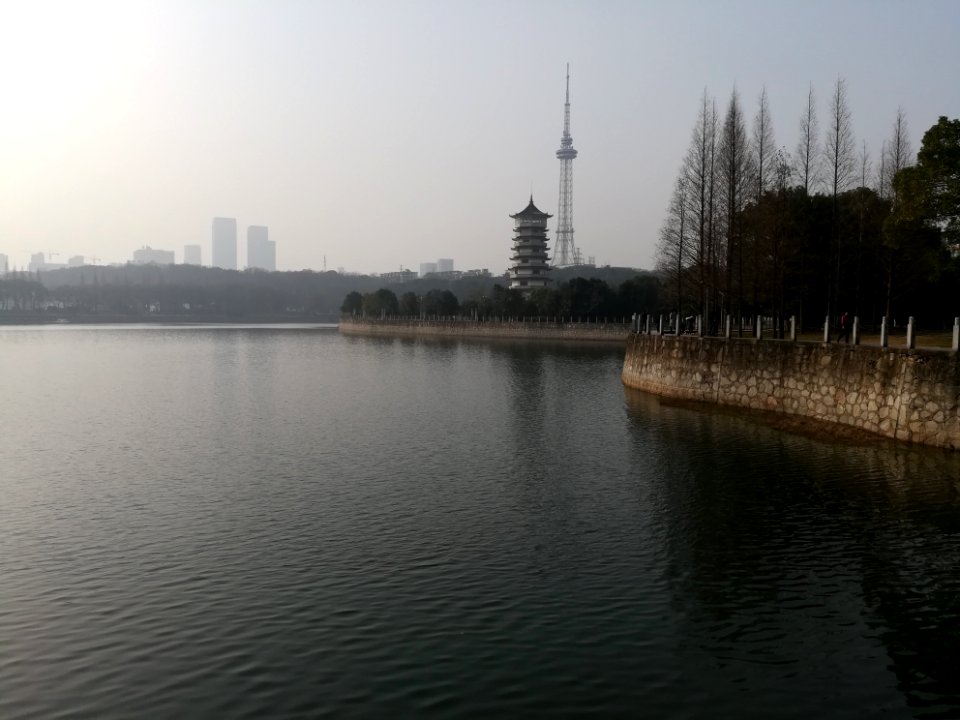 Yuejin Lake, Hunan Martyr's Park