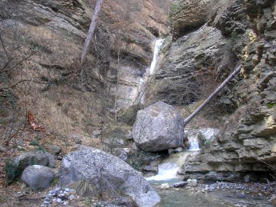 Yauzlar waterfall 13