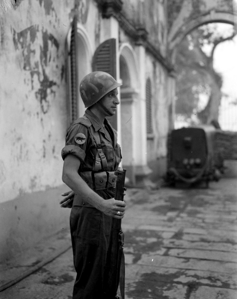 Y-Brigade in Palembang. Hoofdkwartier. Wisseling van de Wacht op de benteng. Ee…, Bestanddeelnr 10329