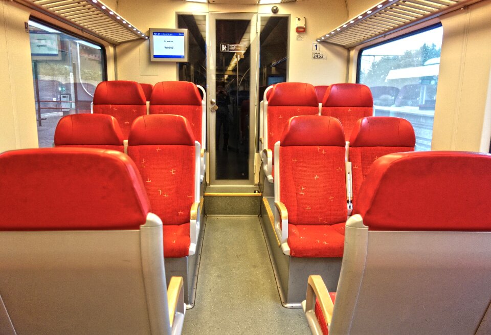 Vehicle train compartment