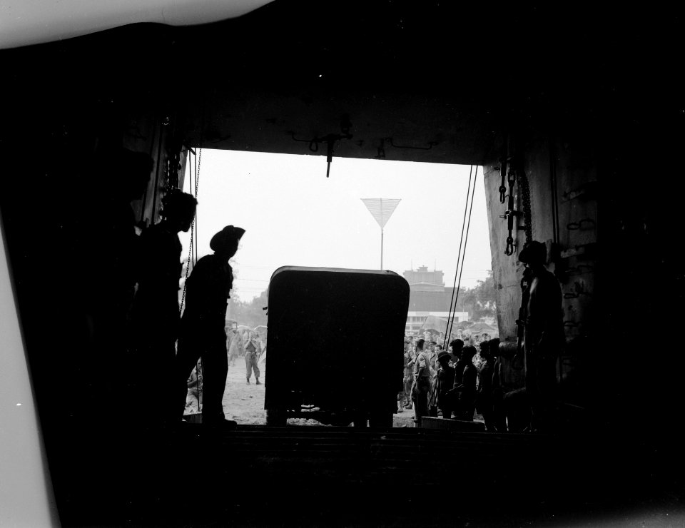 Y-Brigade in Palembang. Ontscheping van rollend materieel, Bestanddeelnr 10320