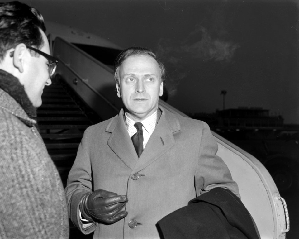 Yehudi Menuhin in Amsterdam voor jubileumconcert Amsterdams Concertgebouw Aanko, Bestanddeelnr 914-9913