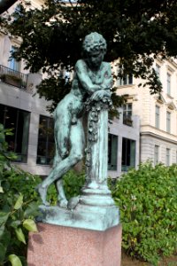 Yngling med sköldpadda, Museiparken (1)
