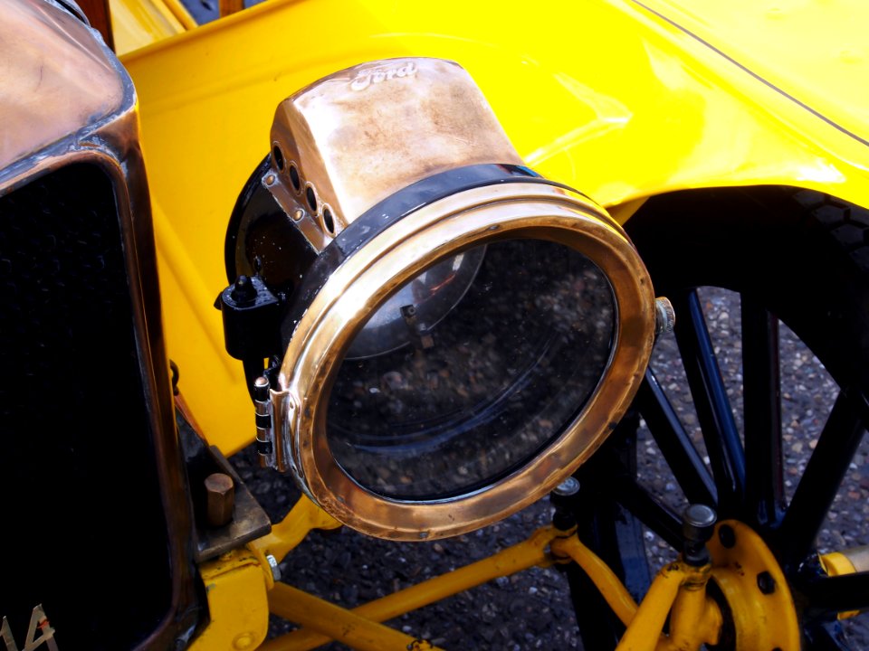 Yellow 1914 Ford T Runabout pic1-019