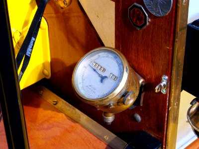Yellow 1914 Ford T Runabout pic1-008
