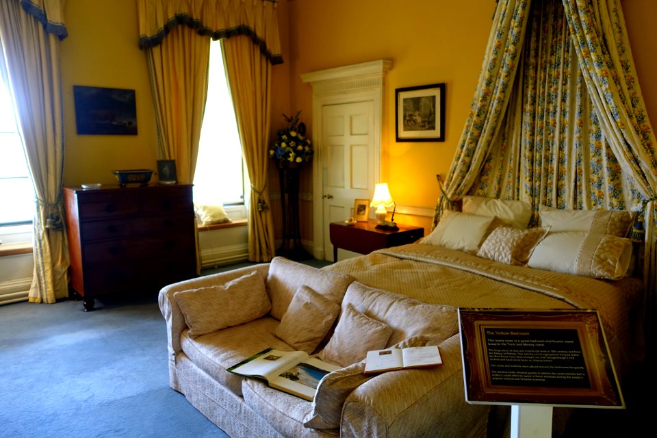 Yellow Bedroom - Shugborough Hall - Staffordshire, England - DSC00078