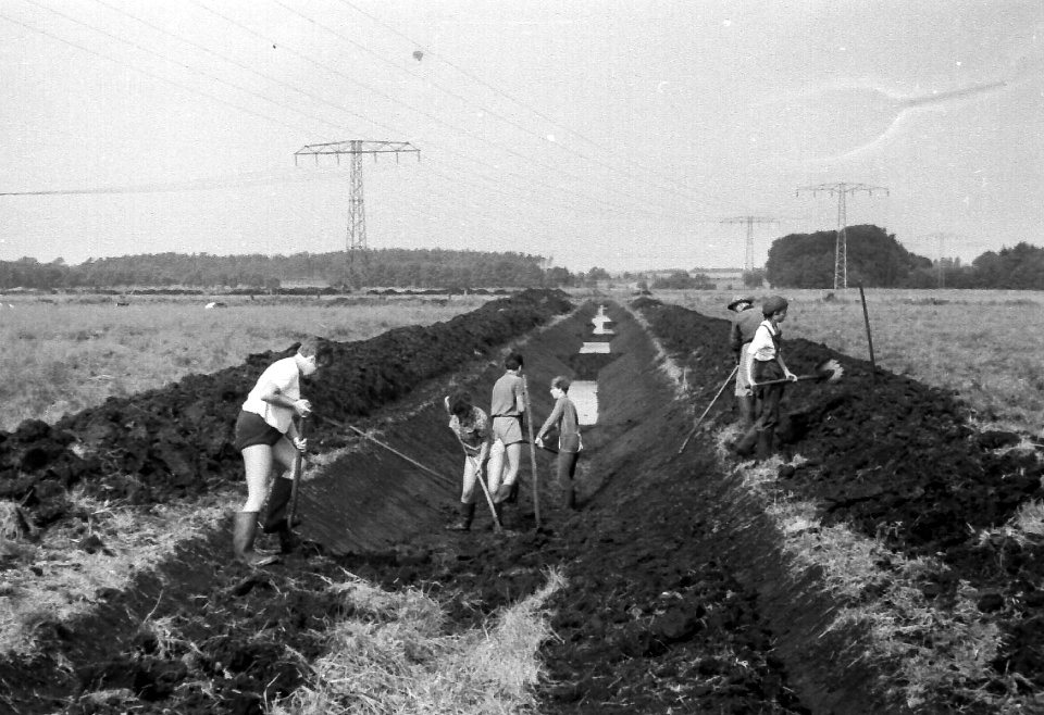 Youth camp, soil improvement work in the GDR in 1967