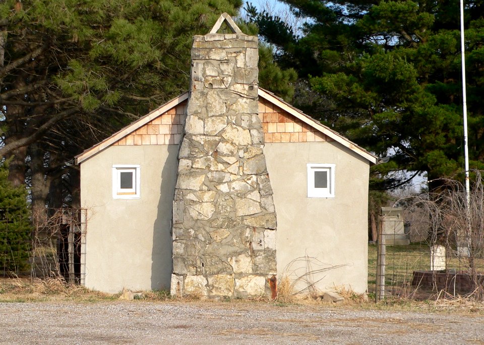 Young Cemetery cabin from W 1