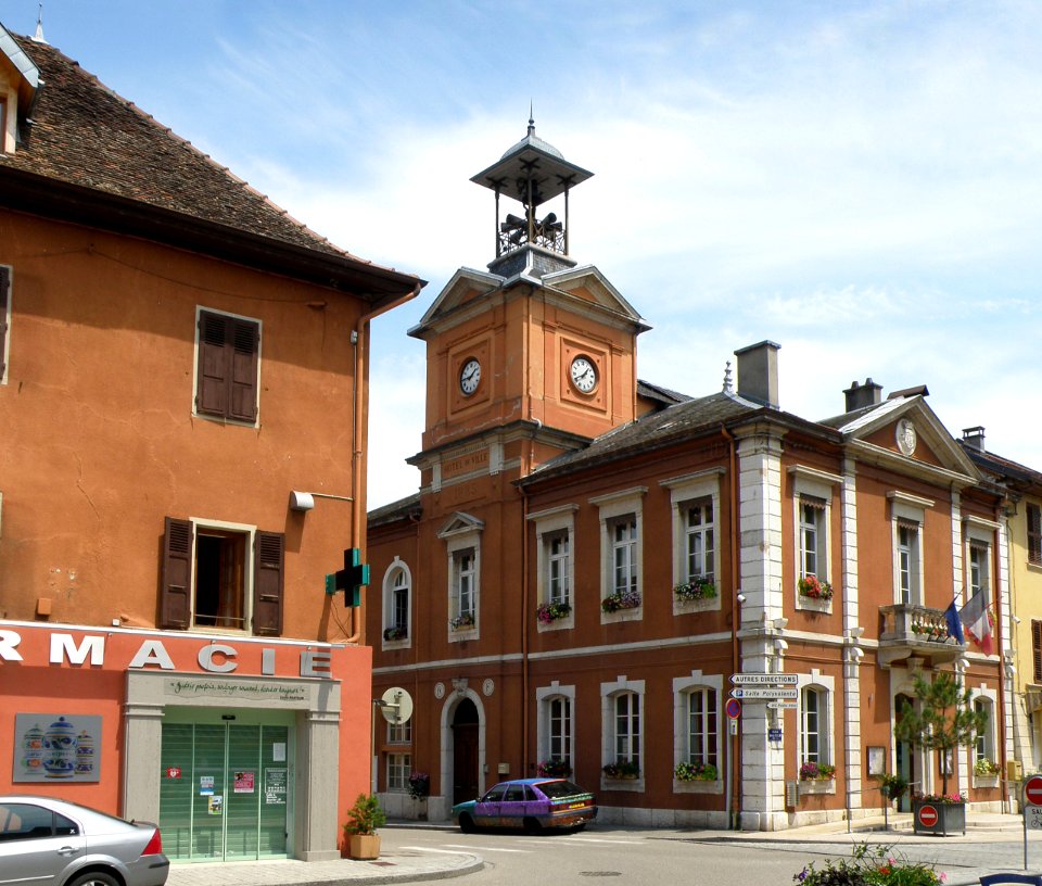Yenne Place Charles Dullin 2