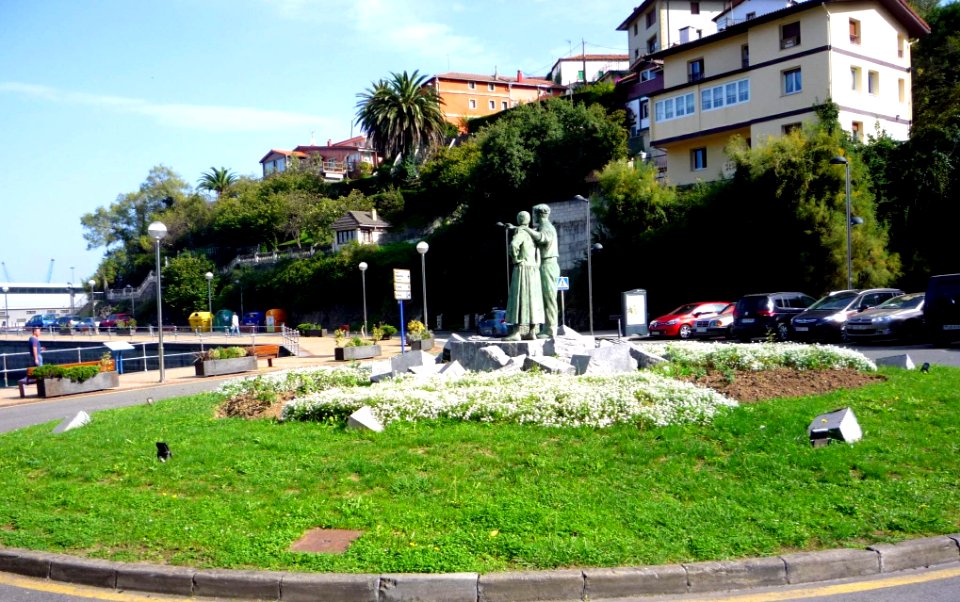 Zierbena - Escultura de arrantzales 3