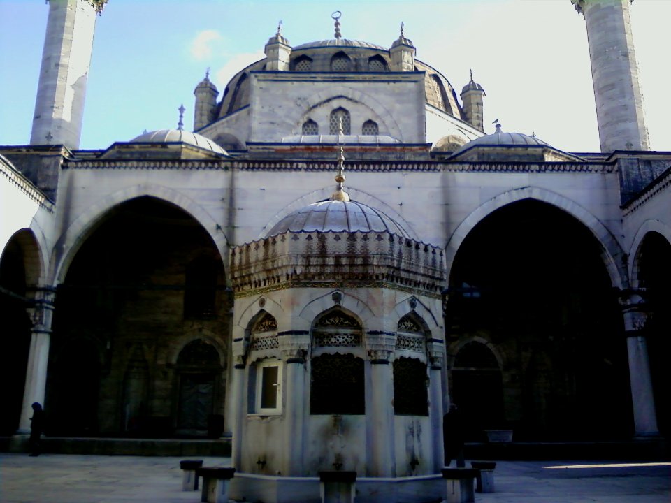 Yeni Valide Camii - January 2011 - 02