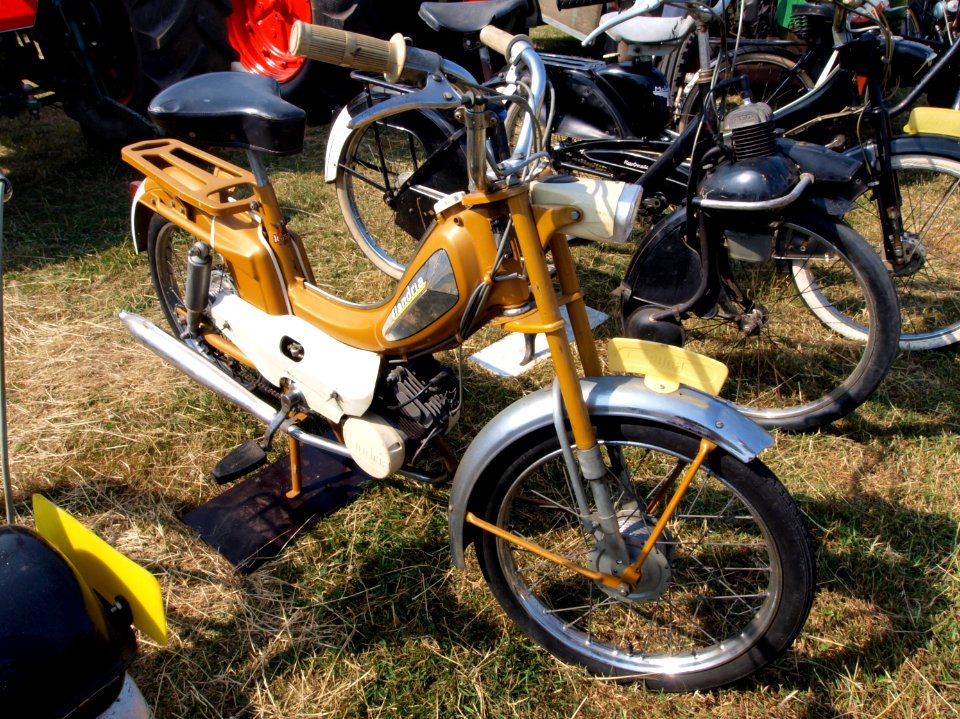 Yellow Flandria moped