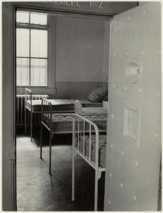 Ziekencel nr. 2 in de koepelgevangenis. NL-HlmNHA 54002447