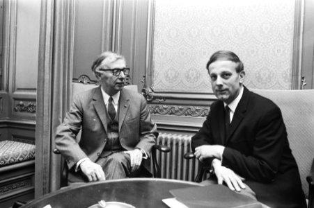Zijlstra (l) en Steenkamp in gesprek, Bestanddeelnr 924-5700