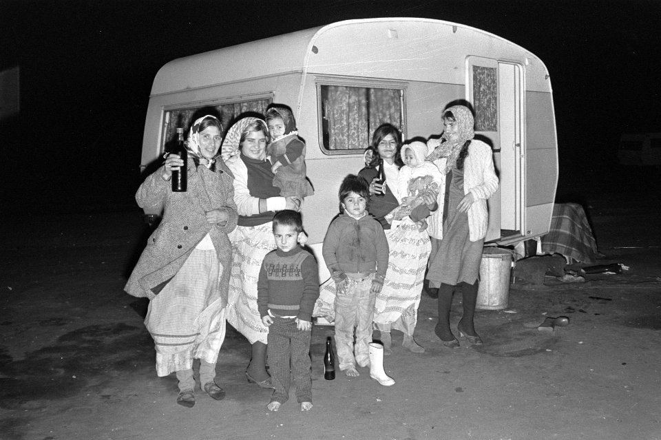 Zigeuners vieren oudejaar in caravans op parkeerplaats bi oude RAI Amsterdam, gr, Bestanddeelnr 925-2738