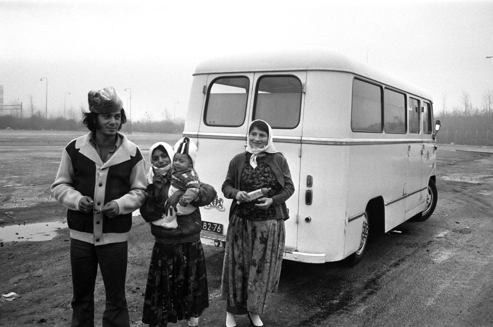 Zigeneurs (uit Joegoslavie) staan met caravans bij RAI Amsterdam, Bestanddeelnr 925-1798