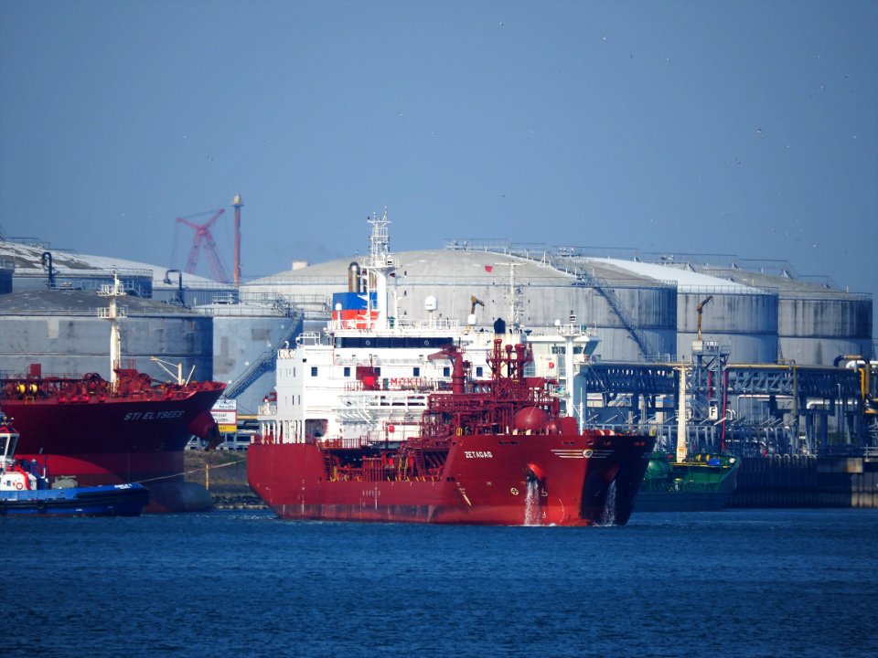 Zetagas (ship, 2013) IMO 9623984, Port of Rotterdam pic1