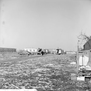 Zigeunerkoning ligt op sterven te Sliedrecht, de wagen van Ome Fernando (rechts), Bestanddeelnr 916-0791