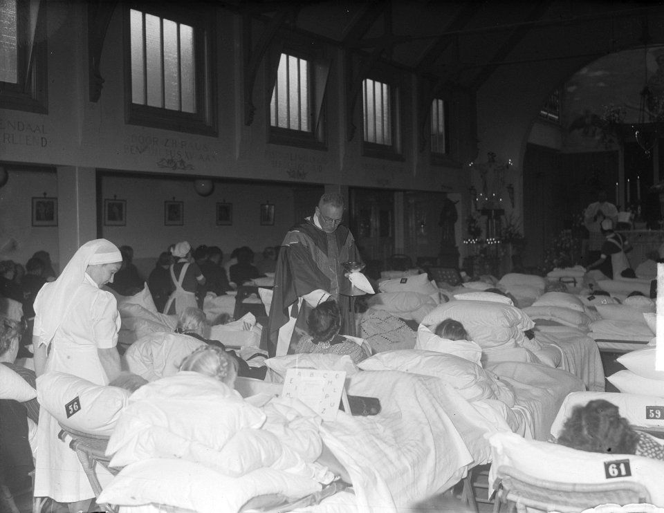 Ziekentridium in Bloemenzaal, Bestanddeelnr 904-0607