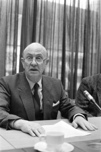 Zigeunerfamilie Milan Duric uit huis in Nieuwegein gezet. Burgemeester Mans Flik, Bestanddeelnr 933-8681