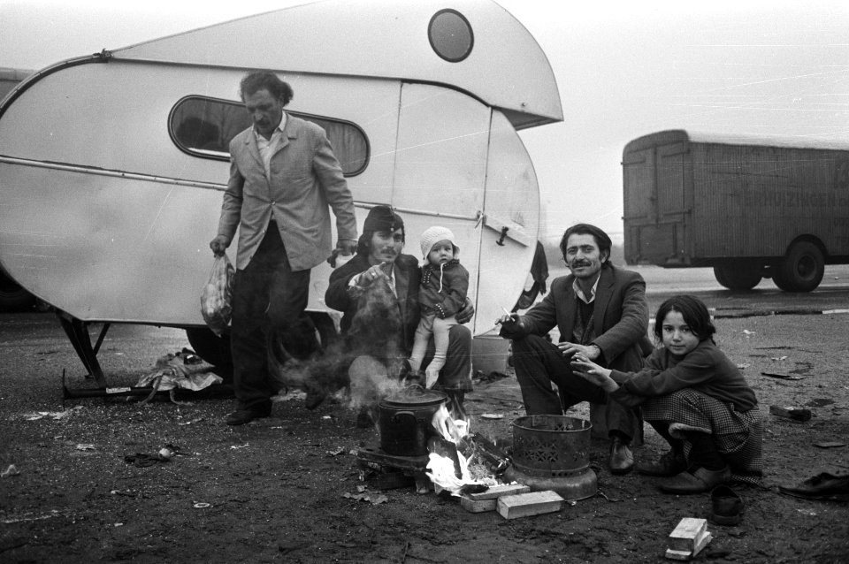 Zigeneurs (uit Joegoslavie) staan met caravans bij RAI Amsterdam, zigeuners met , Bestanddeelnr 925-1786