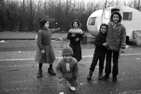Zigeneurs (uit Joegoslavie) staan met caravans bij RAI Amsterdam, Bestanddeelnr 925-1790