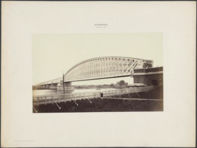 Zicht op de spoorbrug vanaf de oever van de Lek, Bestanddeelnr 658
