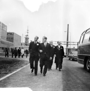 Zijne Koninklijke Hoogheid de prins in de Botlek nieuwe fabriek geopend, de Tita, Bestanddeelnr 914-4832