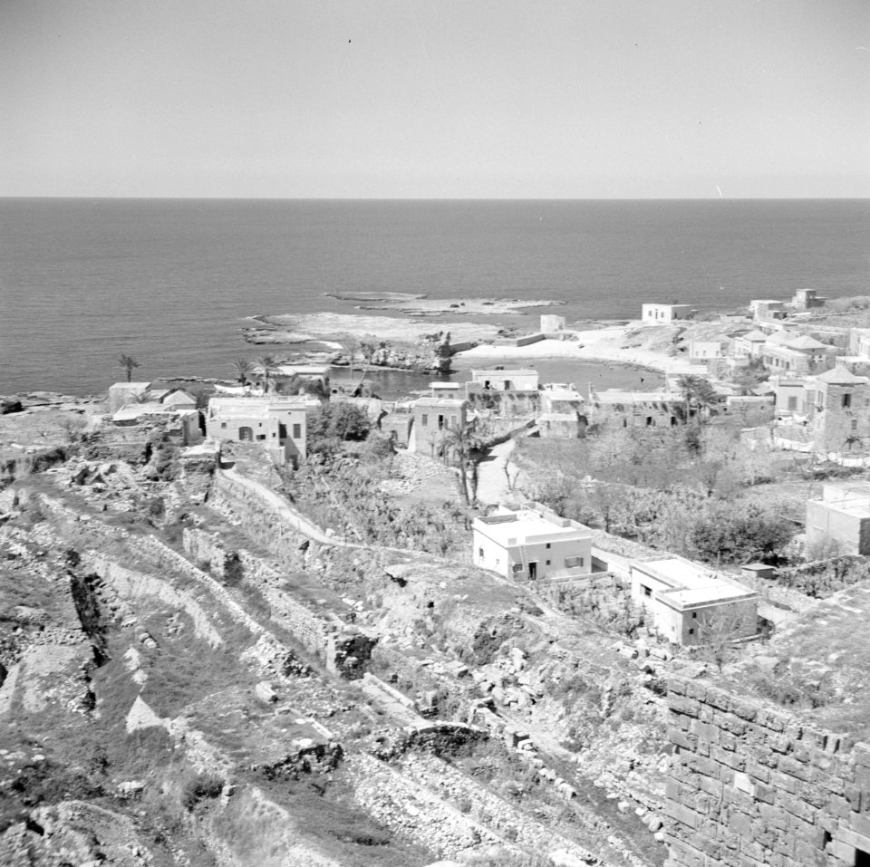 Zicht op Byblos - Jbael en de Middelandse zee, Bestanddeelnr 255-6352